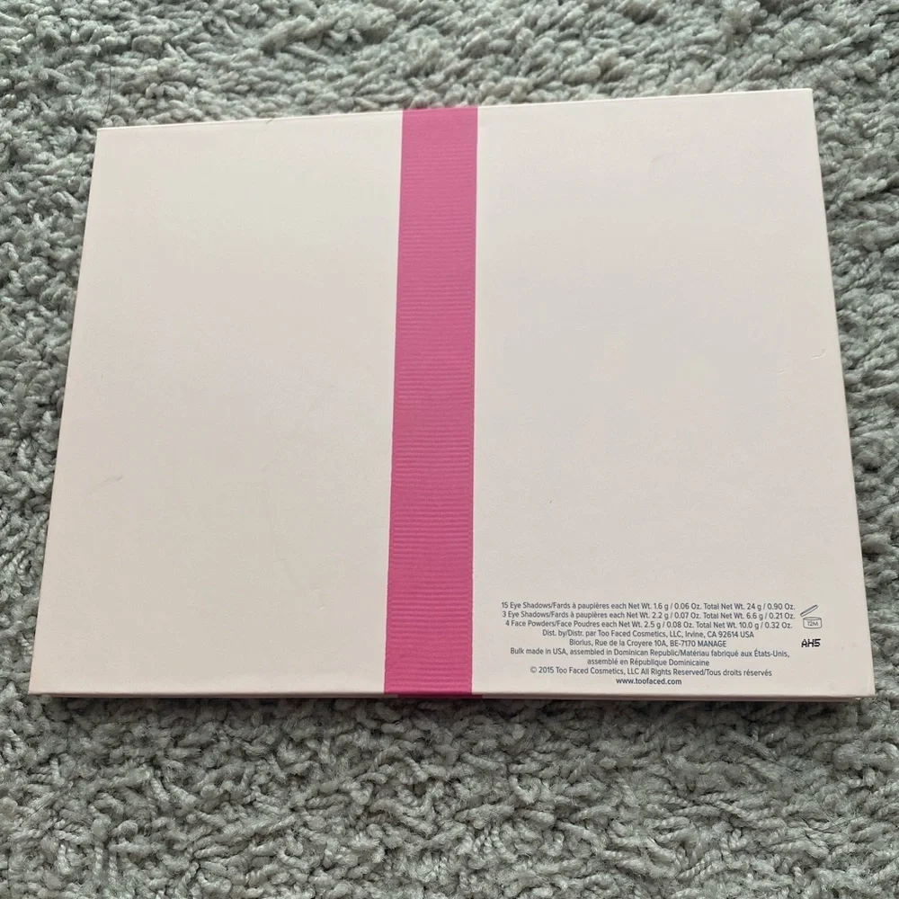 Too Faced Le Grand Palais Eyeshadow Palette - Picture 4 of 4